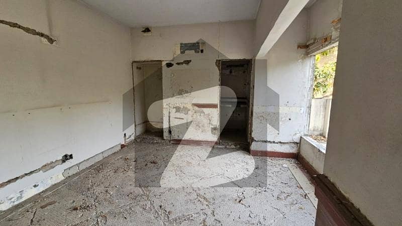 777 SQYD Demolishable House Is For SALE