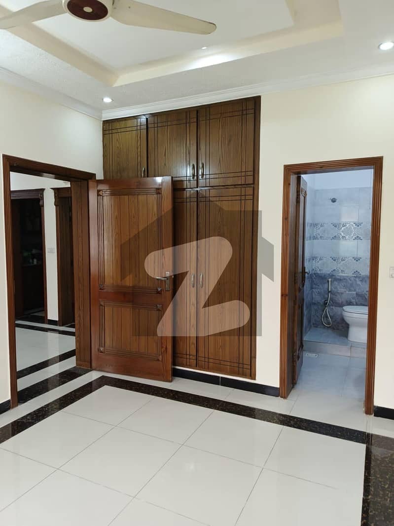Full Independent Kanal House For Rent