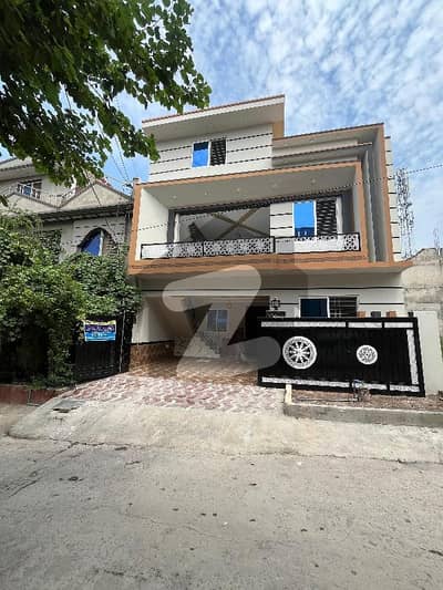 ائیرپورٹ ہاؤسنگ سوسائٹی - سیکٹر 4 ائیرپورٹ ہاؤسنگ سوسائٹی,راولپنڈی میں 4 کمروں کا 6 مرلہ مکان 2.3 کروڑ میں برائے فروخت۔
