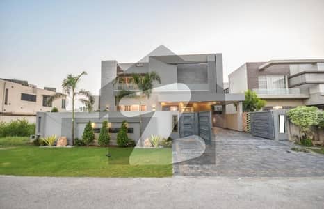 Top Location One Kanal New Luxury Villa Near Big Park And Market Once Visit
