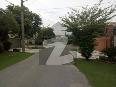 1 Kanal Best Location Near Park Mosque And Wapda Around About plot for sale