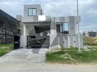 B-17 II 5 Marla Single Story Luxury House II For Sale II Best Location Near to MDR