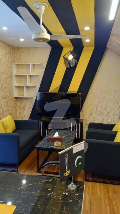 کیولری گراؤنڈ لاہور میں 4 مرلہ دفتر 1.2 لاکھ میں کرایہ پر دستیاب ہے۔