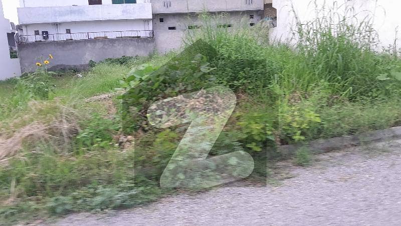 جناح گارڈنز ایف ای سی ایچ ایس,اسلام آباد میں 8 مرلہ رہائشی پلاٹ 1.15 کروڑ میں برائے فروخت۔