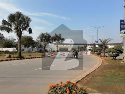 40 Feet Road Facing, 600 Series All Dues Clear Plot Is Available For Sale With 6 Months Installments Plan At Topaz Block Of Park View City Lahore