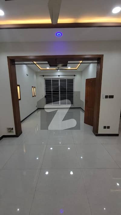 سوان گارڈن اسلام آباد میں 3 کمروں کا 1 کنال زیریں پورشن 65.0 ہزار میں کرایہ پر دستیاب ہے۔
