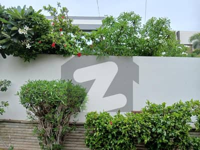 PREMIUM BUNGALOW FOR SALE | 600 SQUARE YARDS | IN PHASE 6 DHA KARACHI