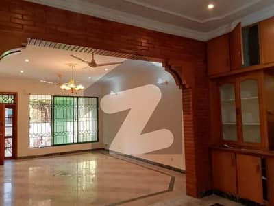 Beautiful Location 3 Bed Ground Portion For Rent Sector F11 Islamabad