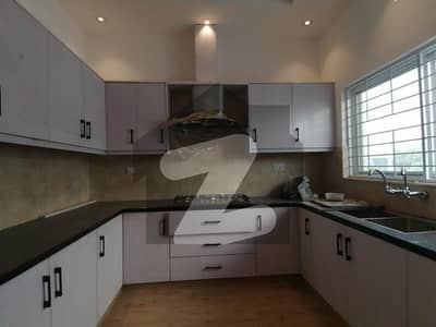 DHA 1 Kanal New Fantastic Upper Portion For Rent In Phase 3
