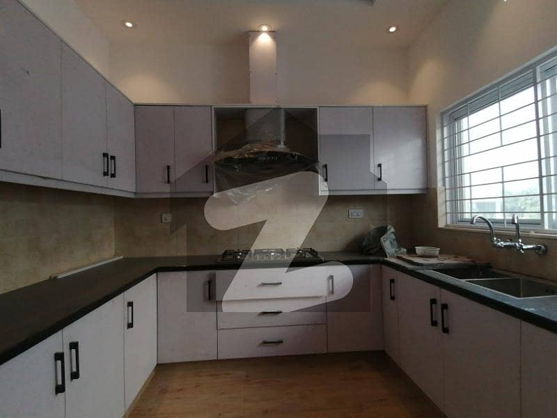 DHA 1 Kanal New Fantastic Upper Portion For Rent In Phase 3