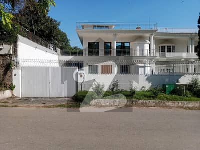 Prime Locations In Heart Of Islamabad House For Sale In F-6/2 Islamabad
