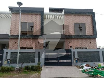 Good Location 10 Marla House For rent In The Perfect Location Of DHA Sector A - Rachna Villas