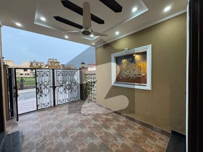 5 Marla House Facing Park 5 Bedrooms