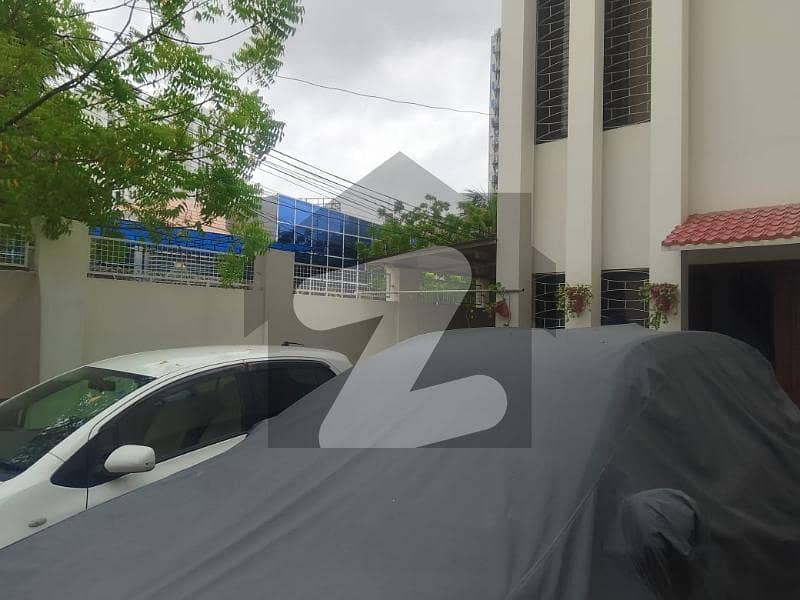 INDEPENDENT TOWNHOUSE 250 YARDS INDEPENDENT TOWNHOUSE 250 YARDS