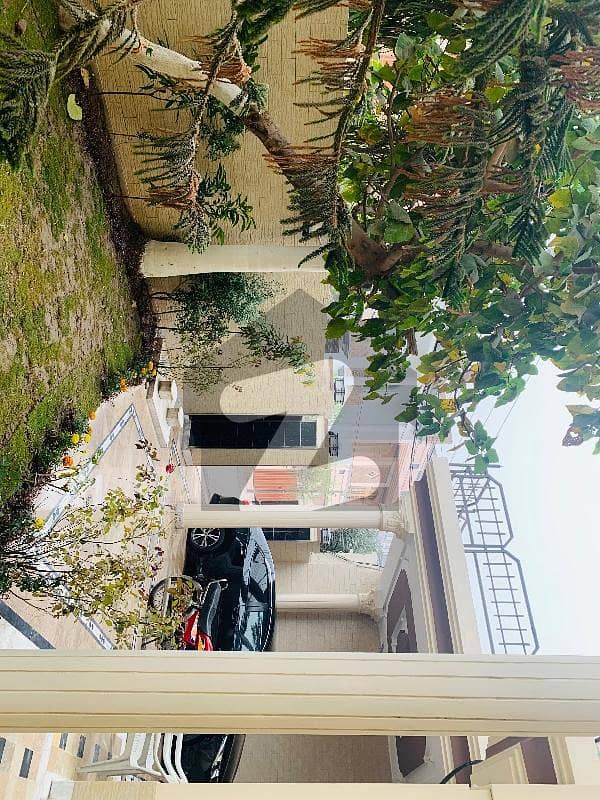 10 Marla Double Storey House For Sale in Officer Colony Madina Town
