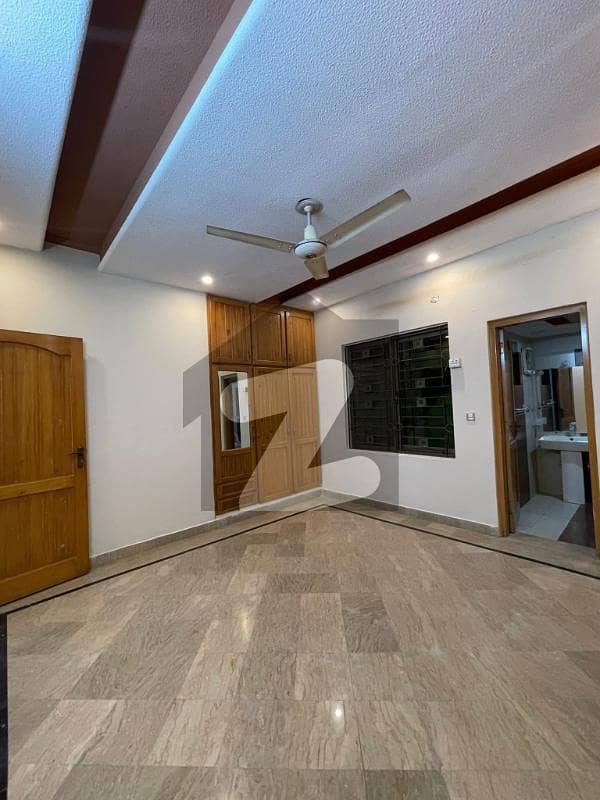 10 Marla Prime Location Reasonable Price House Available For Sale. 10 Marla Prime Location Reasonable Price House Available For Sale.