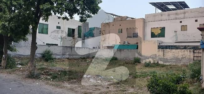 لیک سٹی میڈوز فیز 1 لیک سٹی میڈوز,لاہور میں 10 مرلہ رہائشی پلاٹ 1.55 کروڑ میں برائے فروخت۔