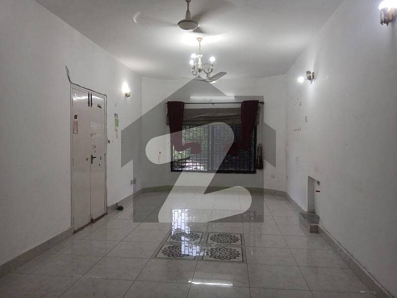 جی ۔ 9 اسلام آباد میں 3 کمروں کا 7 مرلہ بالائی پورشن 90.0 ہزار میں کرایہ پر دستیاب ہے۔