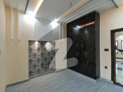 A House Of 10 Marla In Rs. 39500000
