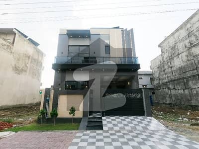 Reserve A Centrally Located Prime Location House Of 5 Marla In Central Park Housing Scheme