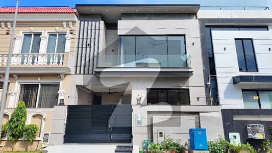 Prime Location 5 Marla Spacious House Is Available In DHA 9 Town - Block C For Sale Prime Location 5 Marla Spacious House Is Available In DHA 9 Town - Block C For Sale