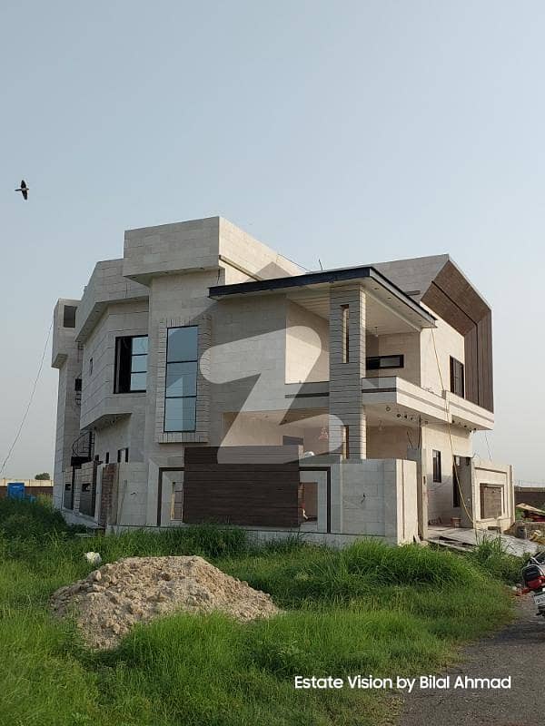 عبداللہ گارڈن فیصل آباد میں 5 کمروں کا 9 مرلہ مکان 2.8 لاکھ میں کرایہ پر دستیاب ہے۔