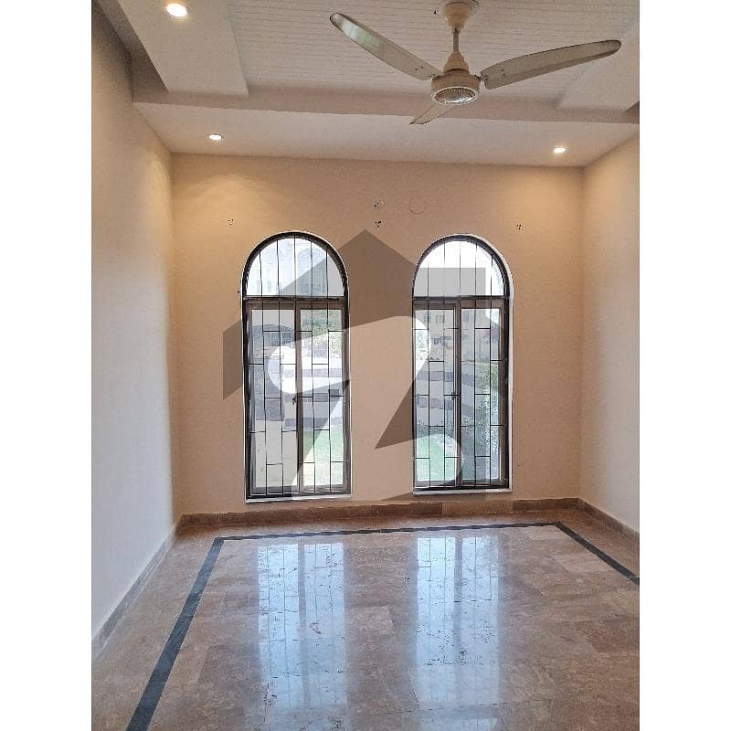 BEAUTIFUL HOUSE FOR RENT AVAILABLE with GAS