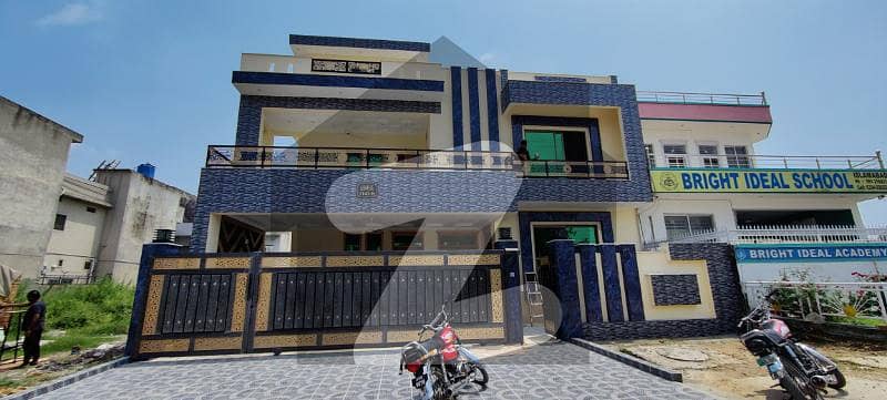 12 Marla Luxury House Available For Sale