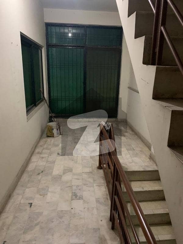 Gulberg independent 3.5 Marla House For Rent