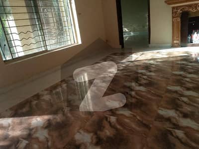 1.5 Kanal Lower Portion For Rent Near UCP & Shaukat Khanum Spacious & Modern