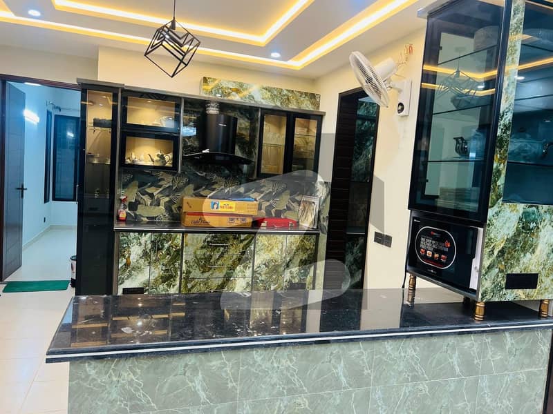 صائمہ ڈاون ٹاؤن حیدرآباد بائی پاس,حیدر آباد میں 5 کمروں کا 10 مرلہ مکان 3.0 کروڑ میں برائے فروخت۔ صائمہ ڈاون ٹاؤن حیدرآباد بائی پاس,حیدر آباد میں 5 کمروں کا 10 مرلہ مکان 3.0 کروڑ میں برائے فروخت۔