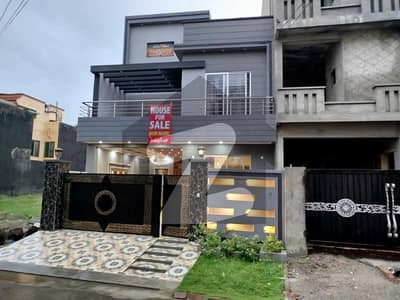 Quality House 10 Marla Modern at ideal location
