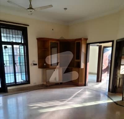 Upper Portion Available For Rent In Allama Iqbal Town - Kamran Block