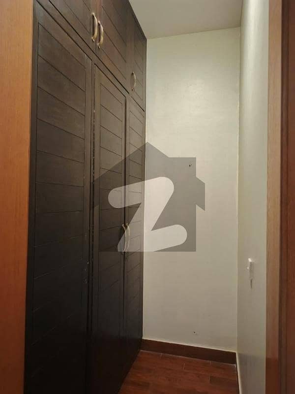 Outclass Location Portion For Rent