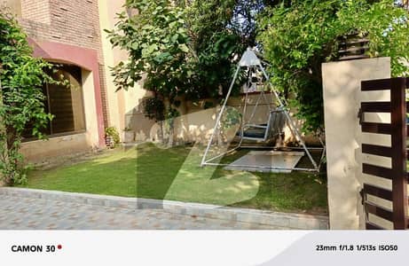 بحریہ ٹاؤن فیز 7 بحریہ ٹاؤن راولپنڈی,راولپنڈی میں 4 کمروں کا 10 مرلہ مکان 1.3 لاکھ میں کرایہ پر دستیاب ہے۔