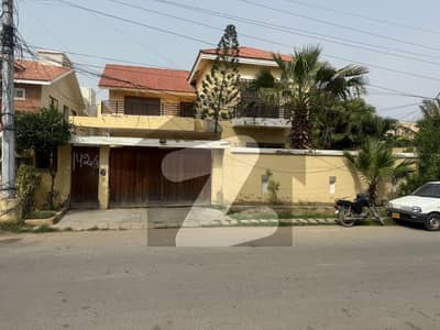 666 Yards Owner Built Bungalow Top Location Available For Sale