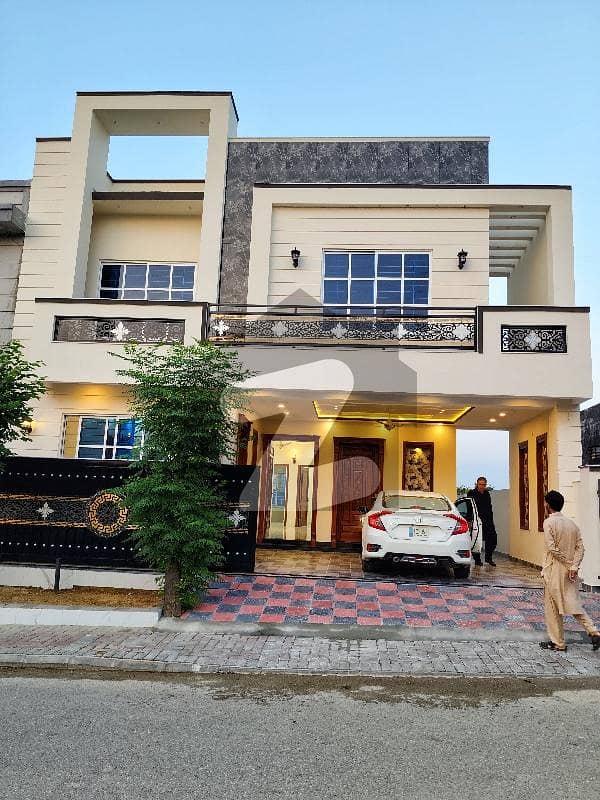 جی ۔ 11 اسلام آباد میں 6 کمروں کا 10 مرلہ مکان 9.0 کروڑ میں برائے فروخت۔