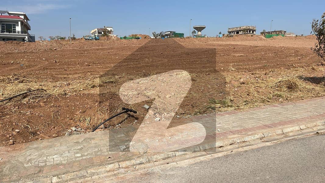 ڈی ایچ اے ڈیفینس اسلام آباد میں 1 کنال رہائشی پلاٹ 3.25 کروڑ میں برائے فروخت۔