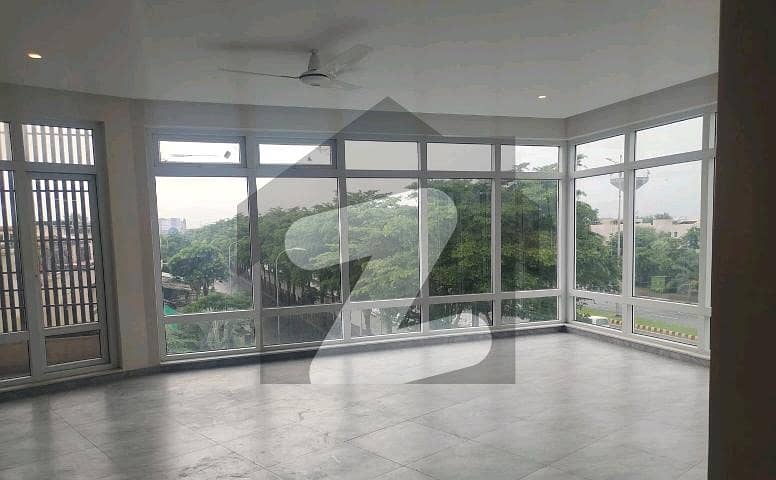 Defence Raya Flat Sized 1650 Square Feet