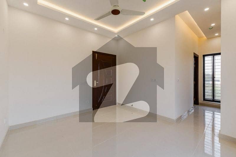 5 MARLA FULL HOUSE AVAILABLE LOW PRICE RENT