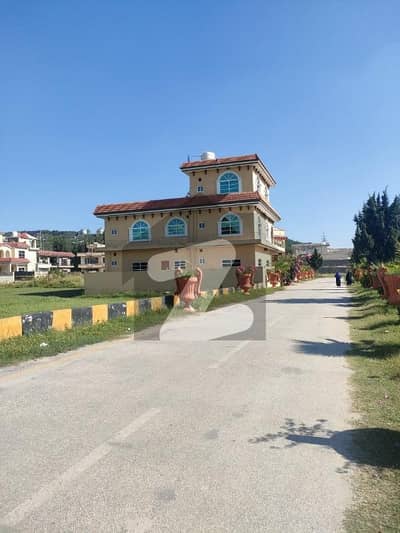 Corner 14 Marla House For Rent In Banigala Maple Home Banigala Near Allied Bank