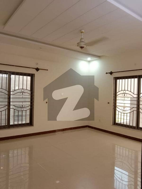 uper porshan for rent in E11 uper porshan for rent in E11