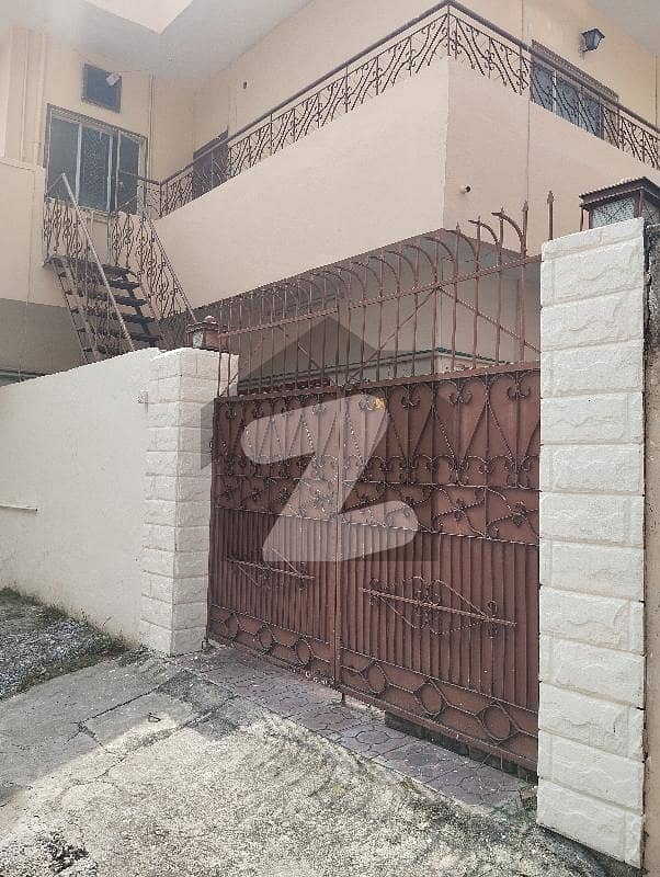 G-9-1 upper portion separate gate for rent