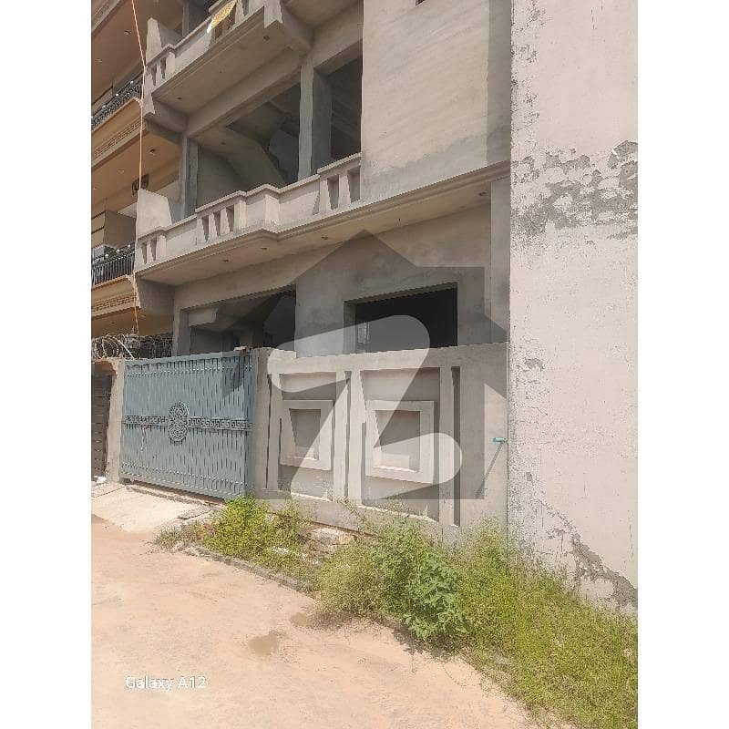عسکری 14 راولپنڈی میں 4 کمروں کا 5 مرلہ مکان 1.6 کروڑ میں برائے فروخت۔