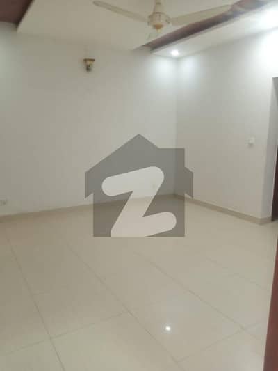 گلستان کالونی راولپنڈی میں 5 کمروں کا 1 کنال مکان 8.8 کروڑ میں برائے فروخت۔