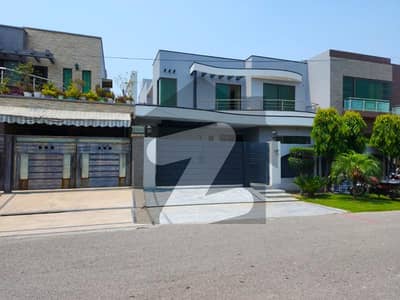 5 BED 13 MARLA HOUSE FOR RENT IN DHA PAHSE 8 ORIGNAL PHOTOS
