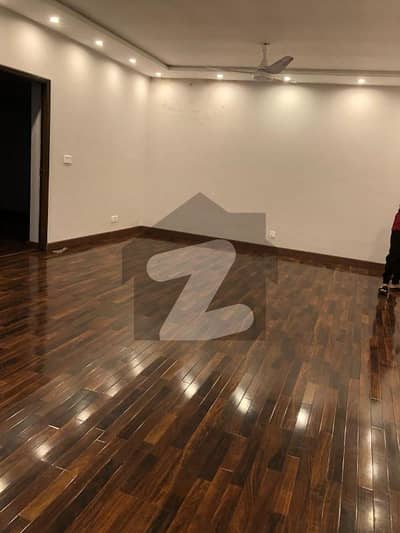 1 Kanal Beautiful House Available For Family & Silent Office