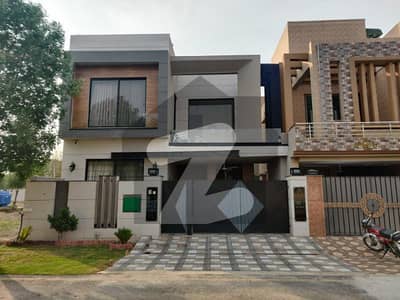 3.5 Marla Double Storey corner House brand new condition For Rent