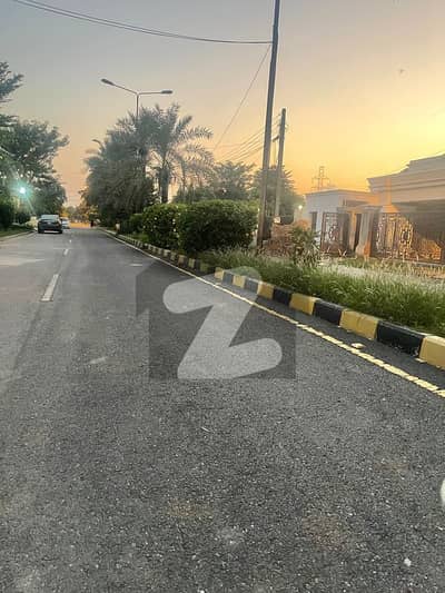 پیراڈائیز ویلی فیصل آباد میں 10 مرلہ رہائشی پلاٹ 3.9 کروڑ میں برائے فروخت۔