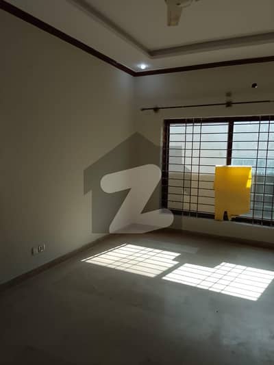 Size 1 Kanal 3 Bed Ground Portion Available For Rent E 11
